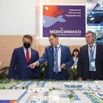 Руководитель Росрыболовства Илья ШЕСТАКОВ ознакомился с проектом ППК «Максимиха» на выставке Seafood Expo Russia в Санкт-Петербурге. Фото пресс-службы компании